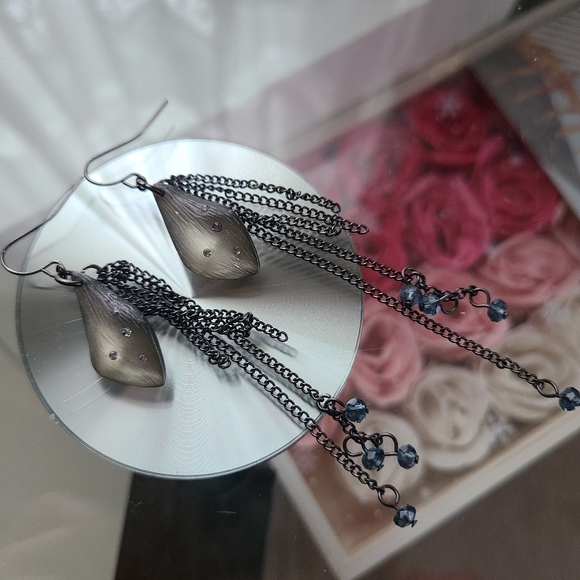 Olive gem dangle earrings - Picture 4 of 4